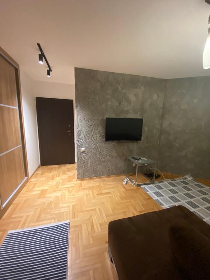 My Place Pristina Esterno foto