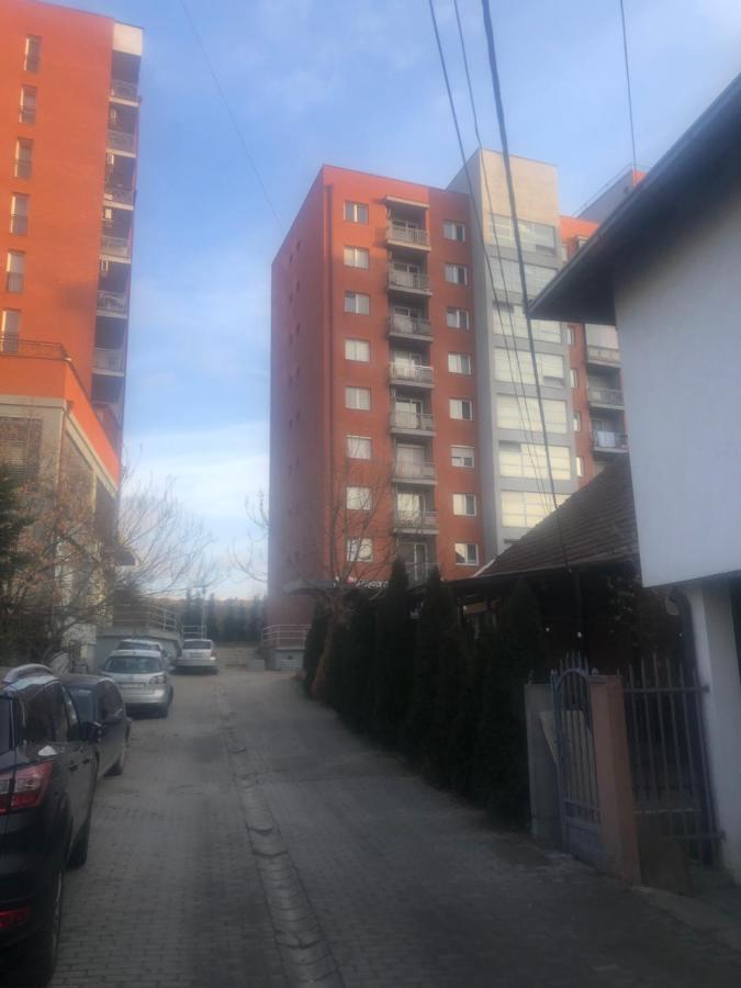 My Place Pristina Esterno foto