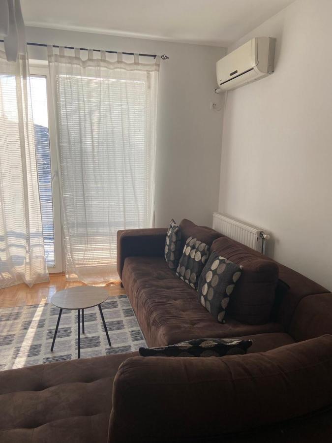 My Place Pristina Esterno foto
