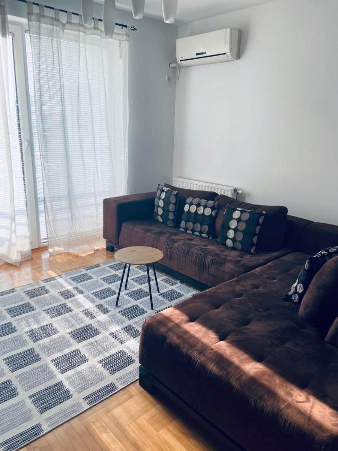 My Place Pristina Esterno foto