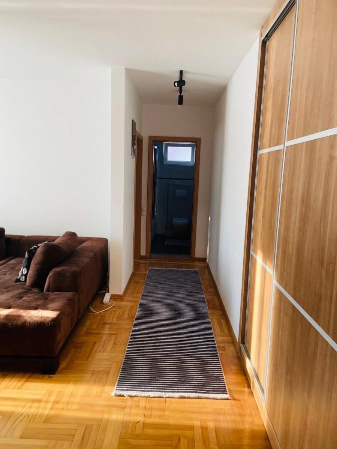 My Place Pristina Esterno foto